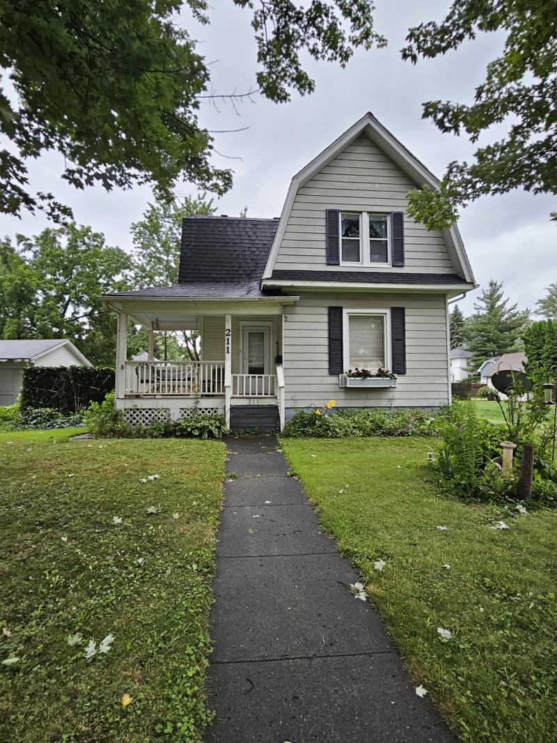 129,900; 3 bedrooms; 1 1/2 baths; 1 1/2 story; 1800 sq ft; 1 car att