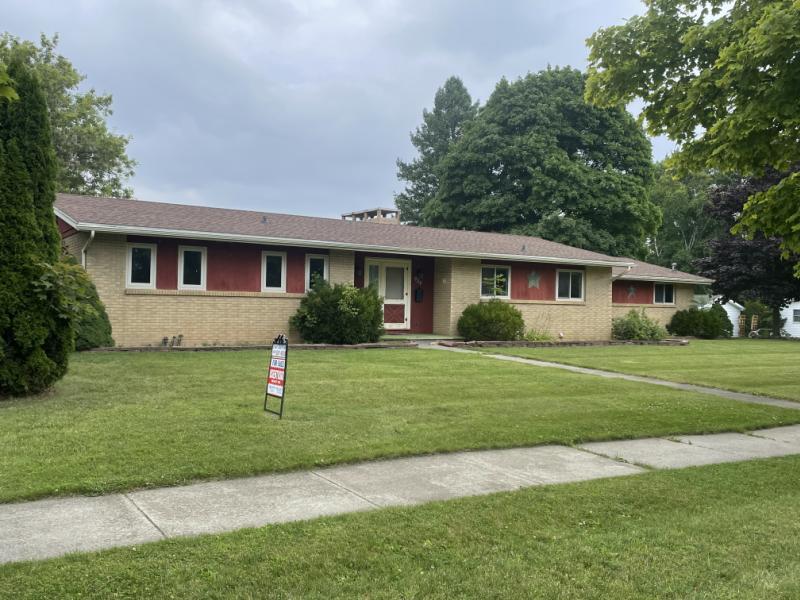 RESIDENTIAL LISTING 038240012