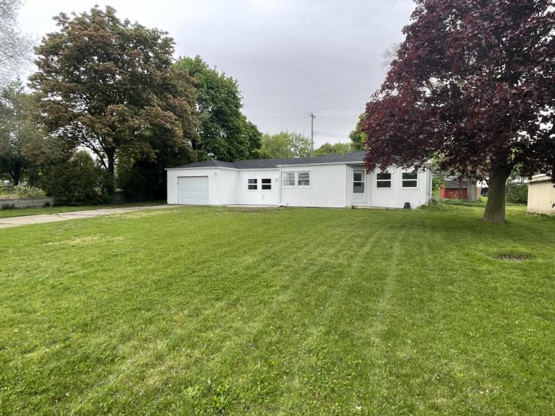 RESIDENTIAL LISTING 038240032