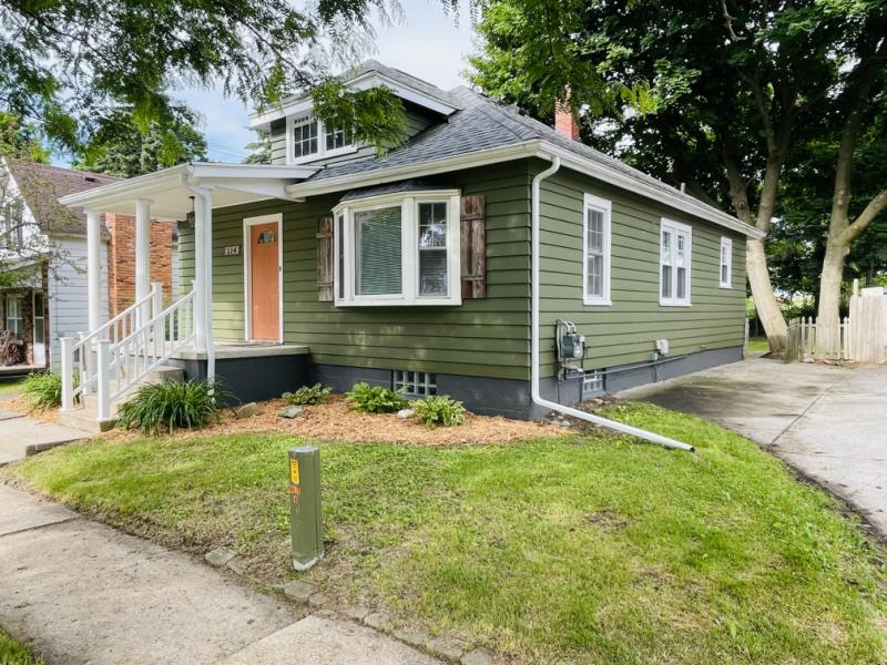 RESIDENTIAL LISTING 038240046