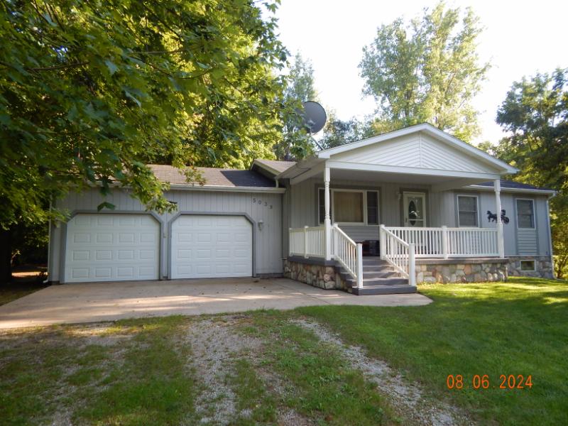 RESIDENTIAL LISTING 038240061